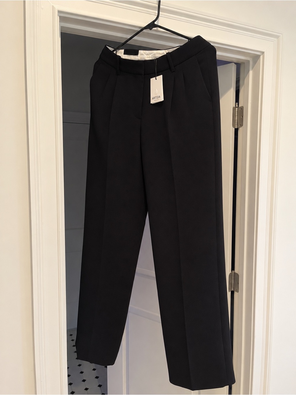 Aritzia Black Crepette Effortless Pant Lo-Rise Tall Size 4 NWT